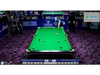 تم تجميد الكرتين على السكة الحديدية. لقد كان وضعها في الجيب دقيقًا بشكل لا يص...